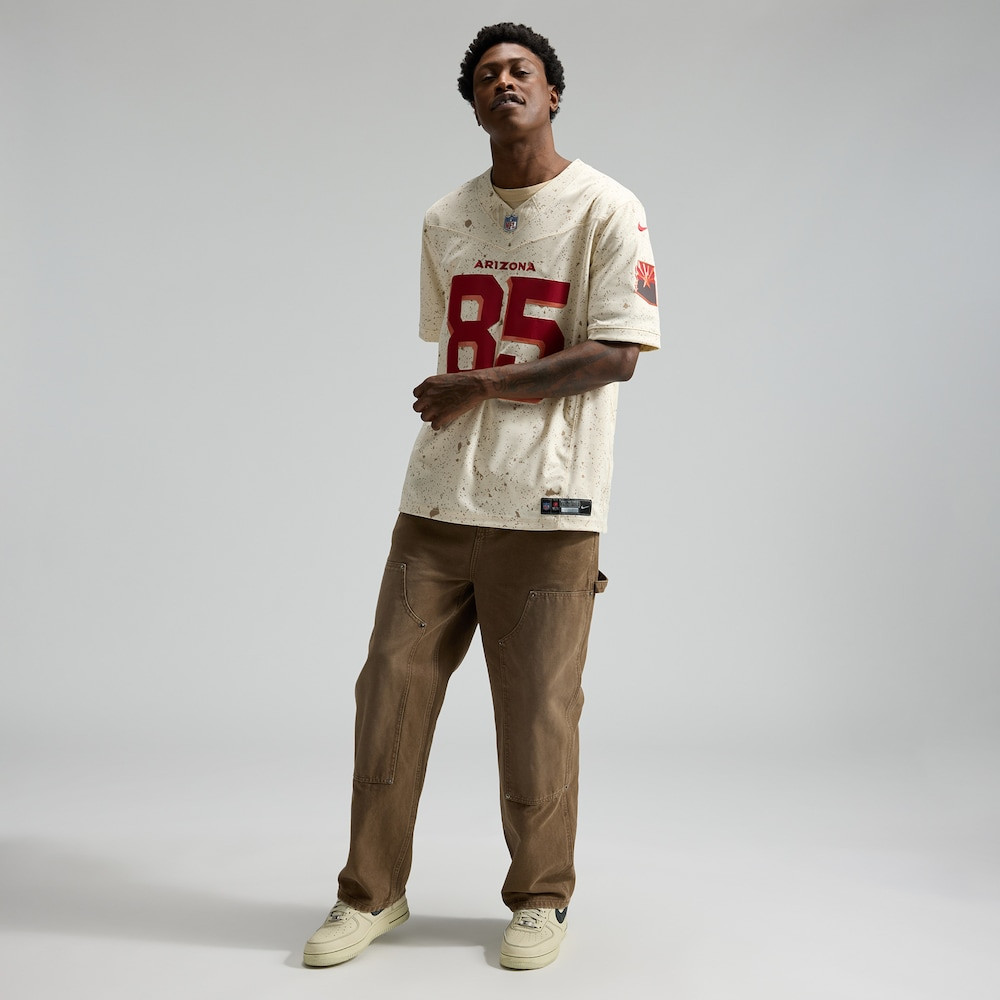 Arizona Cardinals Merch - Men's Trey McBride Natural 2025 Rivalries Collection Stitched Limited Jersey - Football Christmas Gift Ideas 1 - Unicasport Arizona Cardinals Merch - Men's Trey McBride Natural 2025 Rivalries Collection Stitched Limited Jersey - Football Christmas Gift Ideas