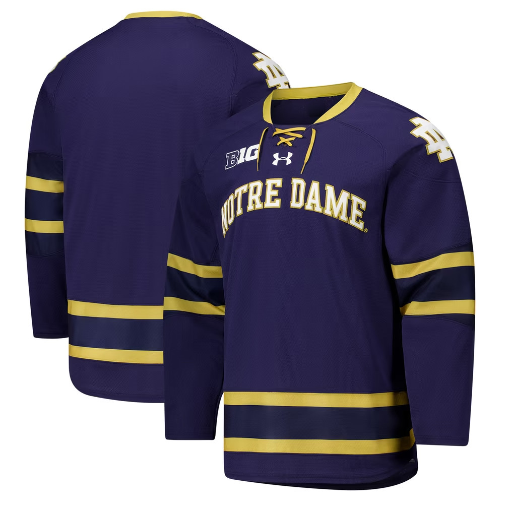 Notre Dame Fighting Irish Merch 2026 Under Armour Fighting Irish Replica Hockey Jersey Fan Gear 1 - Unicasport Notre Dame Fighting Irish Merch 2026 Under Armour Fighting Irish Replica Hockey Jersey Fan Gear
