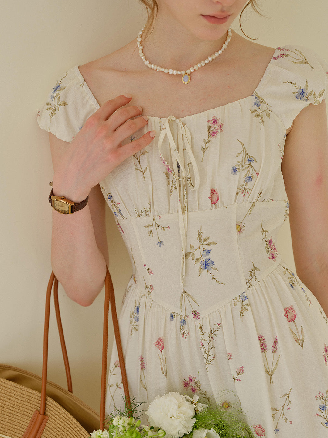 Good Stylists Bamboozle Cream White Sweetheart Neck Floral Summer Dress