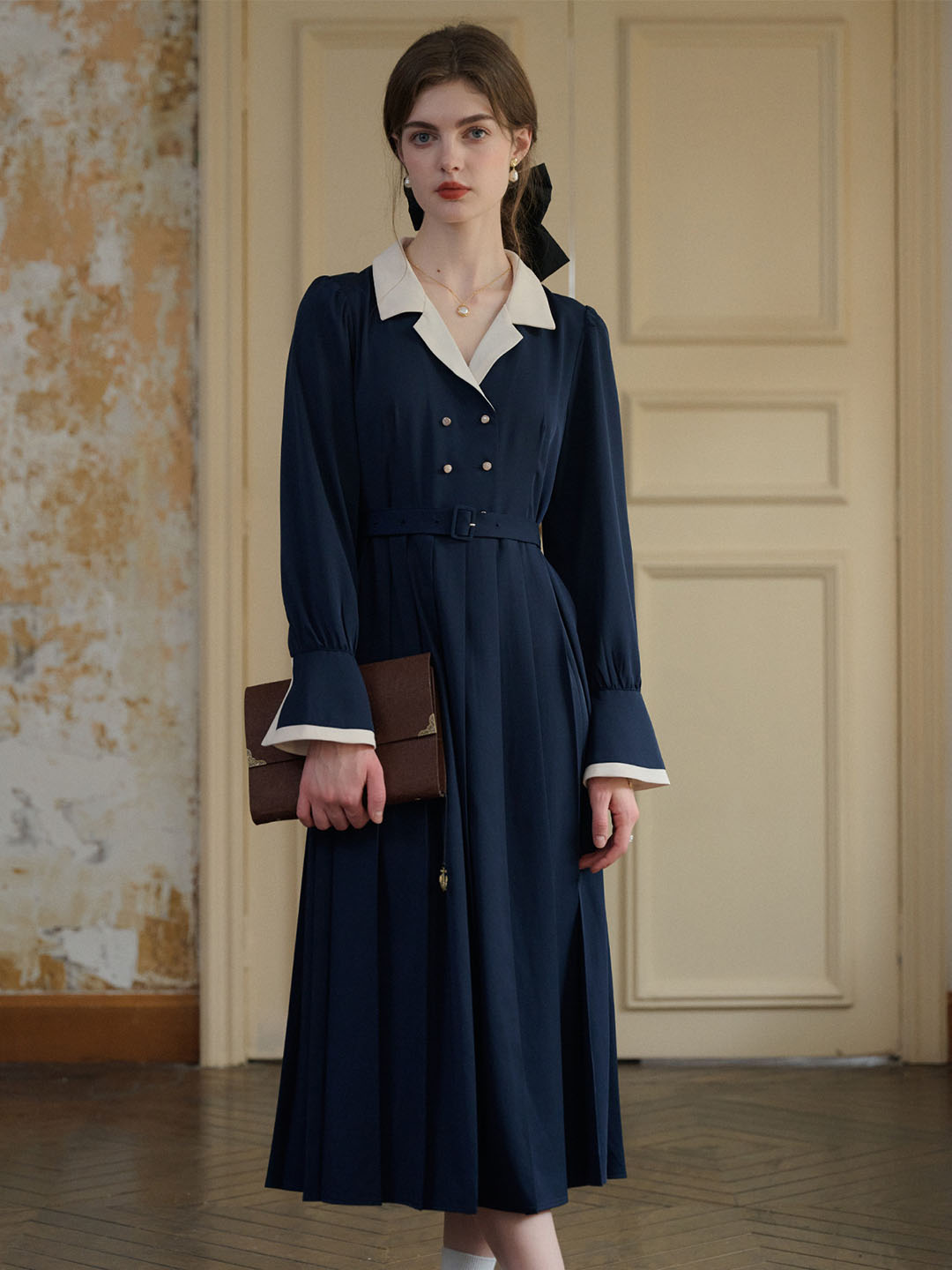 Good Stylists Oblivion Navy and Cream Vintage Contrast Gown