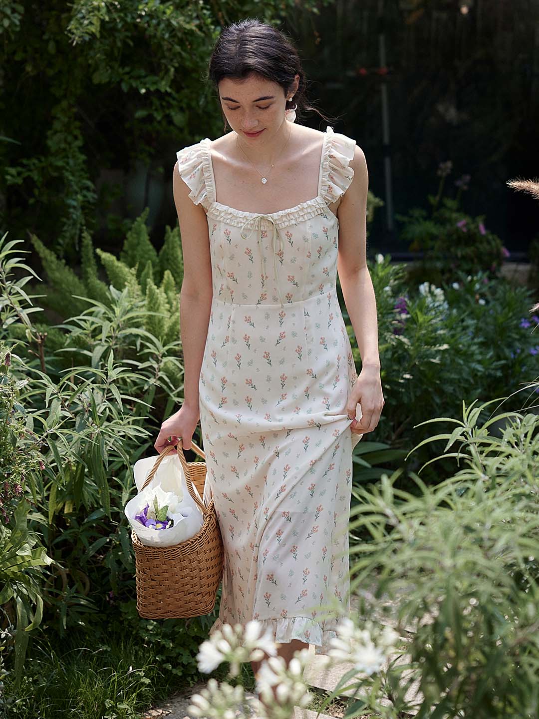 Good Stylists White Floral Square Neck Strap Bloop Elegant Maxi Apparel