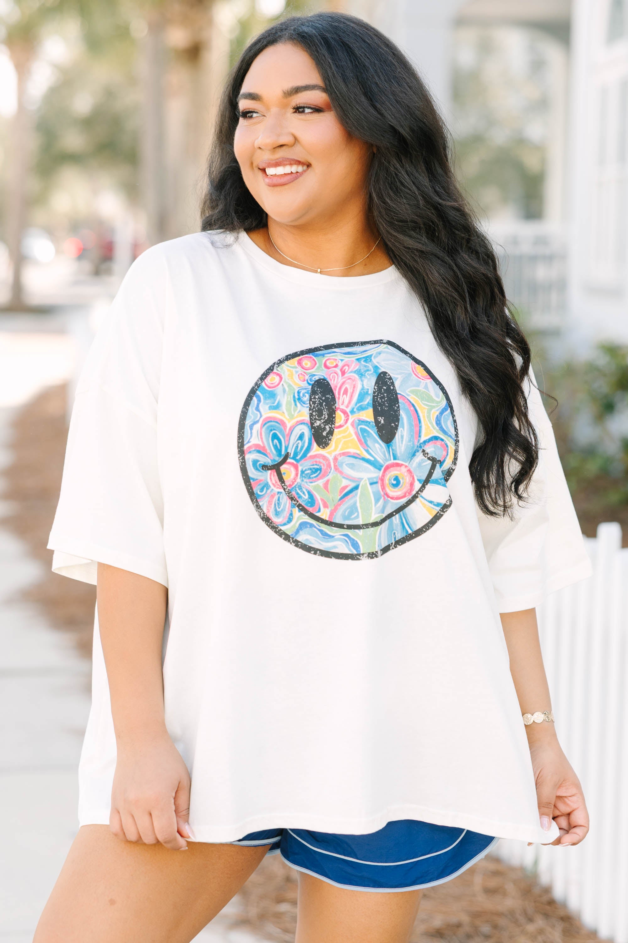 Groovy Smiling Boyfriend Tee, Ivory