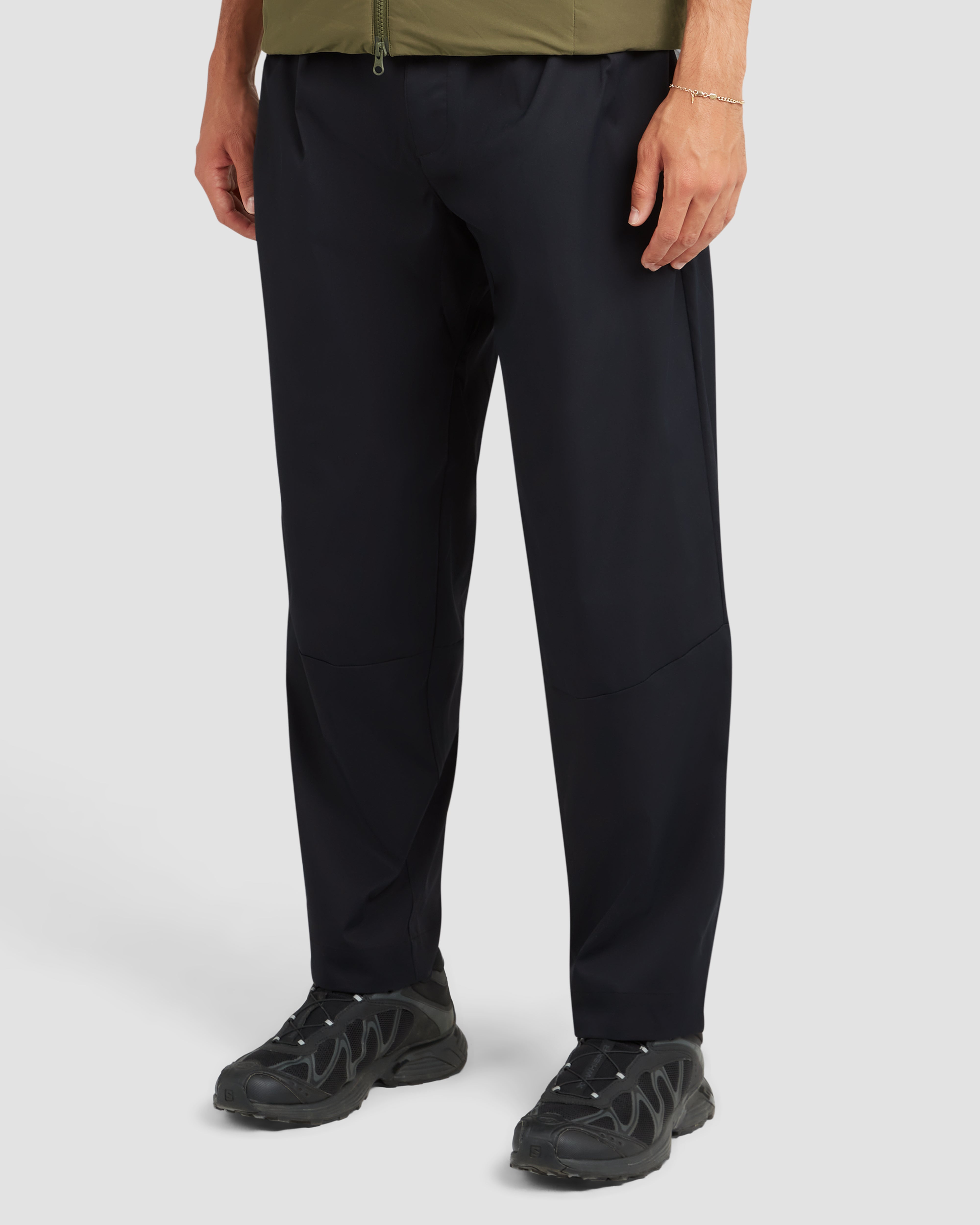 Classic Black Jolidee Lightweight Pleated Trouser offering a professional look for the modern golfer