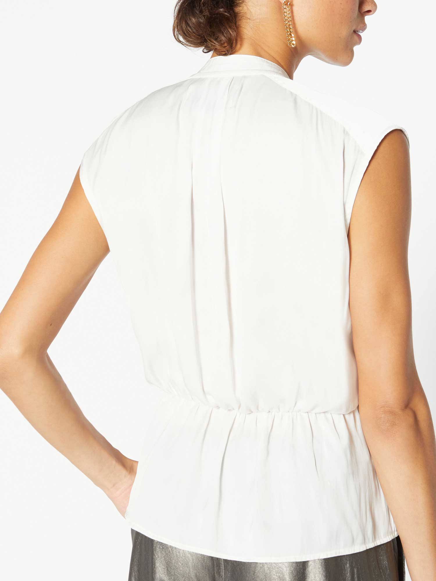iPage Madsen Sleeveless Lightweight Summer Top for Women - Image 2