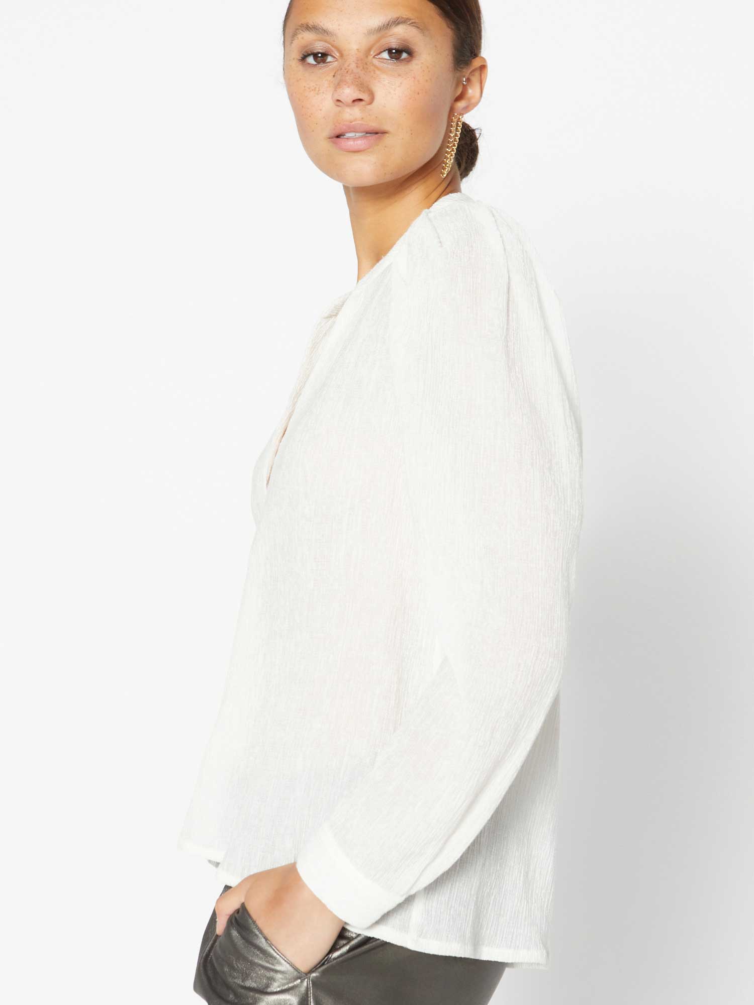 iPage Mila Minimalist Soft Touch Fashion Top for Women - Image 4
