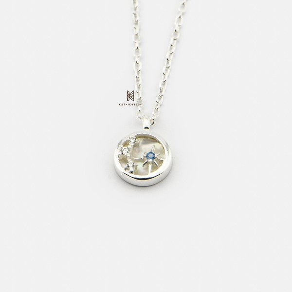 SNEEBER CIRCLE MOTHER OF PEARL AND STAR