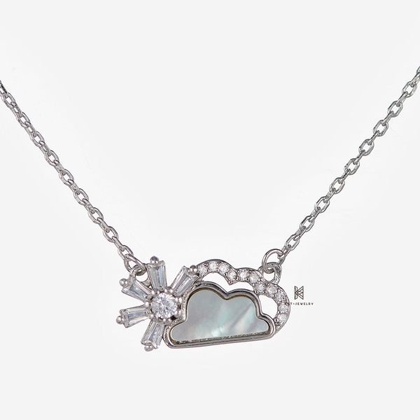 SNEEBER CLOUD MOTHER OF PEARL STONE AND FLOWER GEM