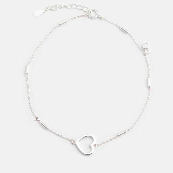 SNEEBER HEART SHAPE AND SINGLE GEM