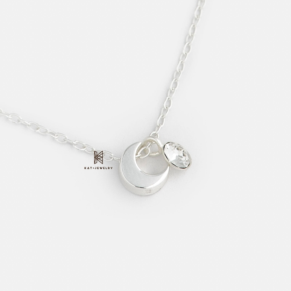 SNEEBER SMALL CRESCENT MOOSNEEBER AND SINGLE GEM