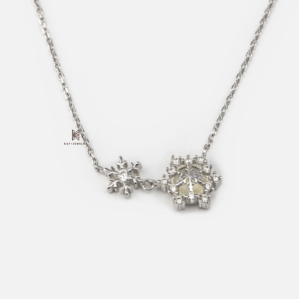 SNEEBER SMALL SNOWFLAKE AURORA STONE AND MULTI GEM CHRISTMAS COLLECTION