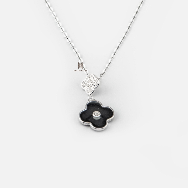 SNEEBER SPECIAL CLOVER BLACK STONE AND SMALL CLOVER GEM