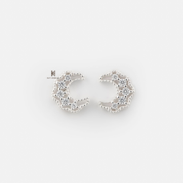 SNEEBER STUDCRESCENT MOON DOTTED LINE 5 GEM
