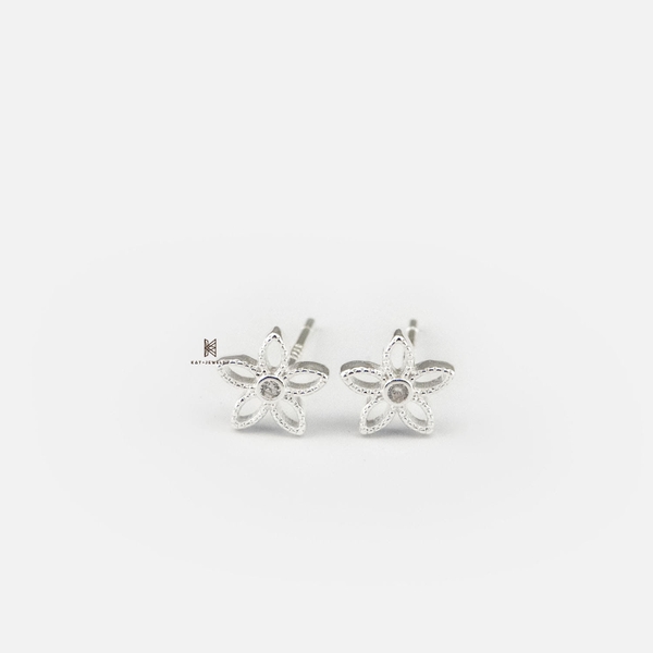 SNEEBER STUDDAISY DOTTED LINE SINGLE GEM