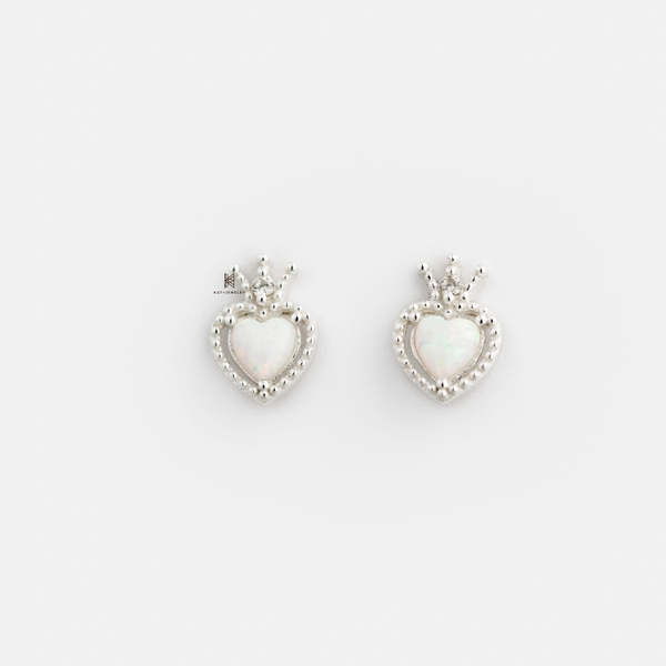 SNEEBER STUDHEART FIRE SNOW STONE AND GEM