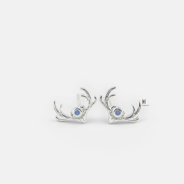 SNEEBER STUDREINDEER BLUE GEM