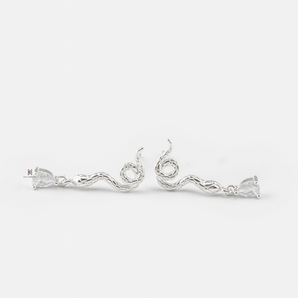 SNEEBER STUDSNAKE DROP OVAL GEM