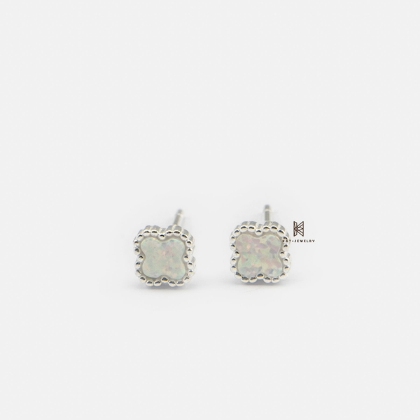 SNEEBER STUDSPECIAL CLOVER LEAF OPAL STONE