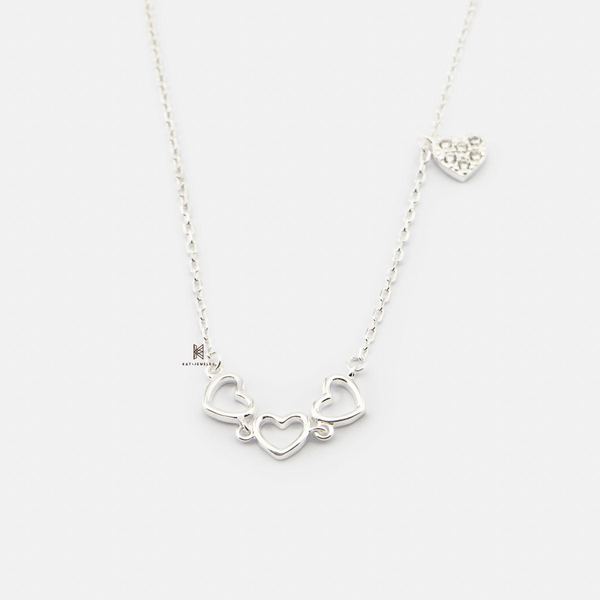 SNEEBER TRIPLE HEART SHAPE AND HEART GEM