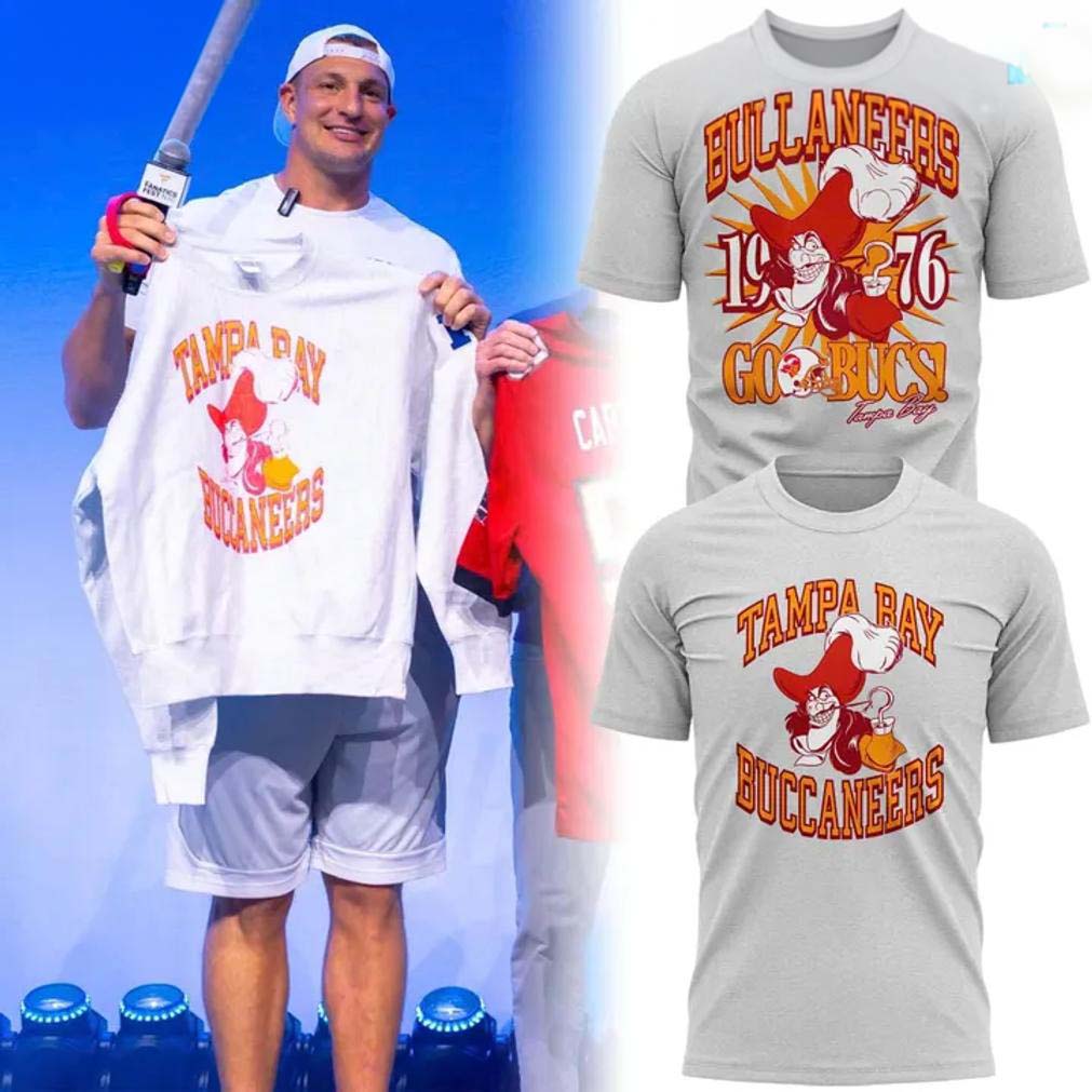 Official Tampa Bay Buccaneers x Captain Hook Graphic T-Shirt - Best Gift for Fans
